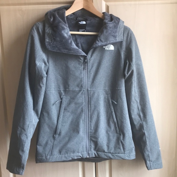 The North Face green/grey woman’s fleece nearly new. Warm perfect for layering